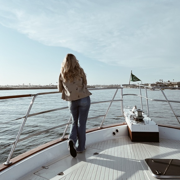 Meet me, Phoebe 😌💛 - Picture 2 of 4